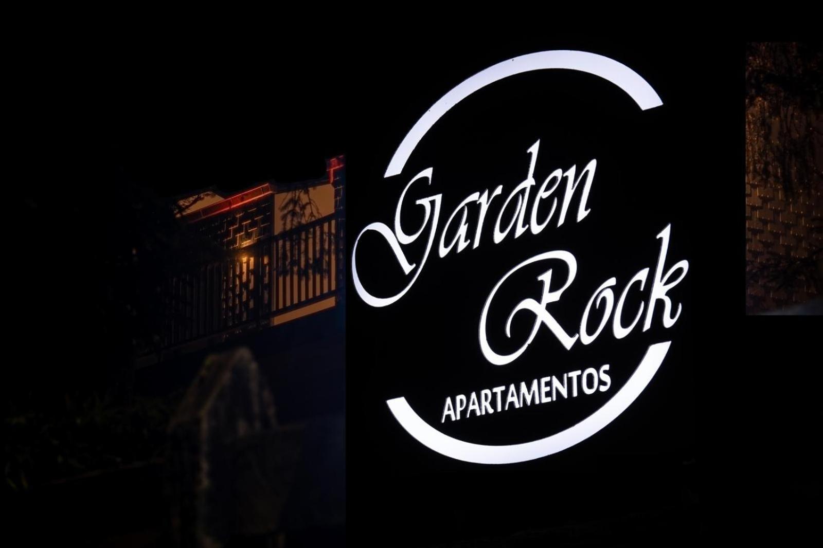 Apartamentos Garden Rock Toñanes Buitenkant foto